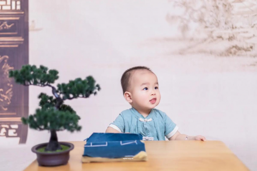 武汉供卵包生男孩怀孕肚子中间凹两边凸